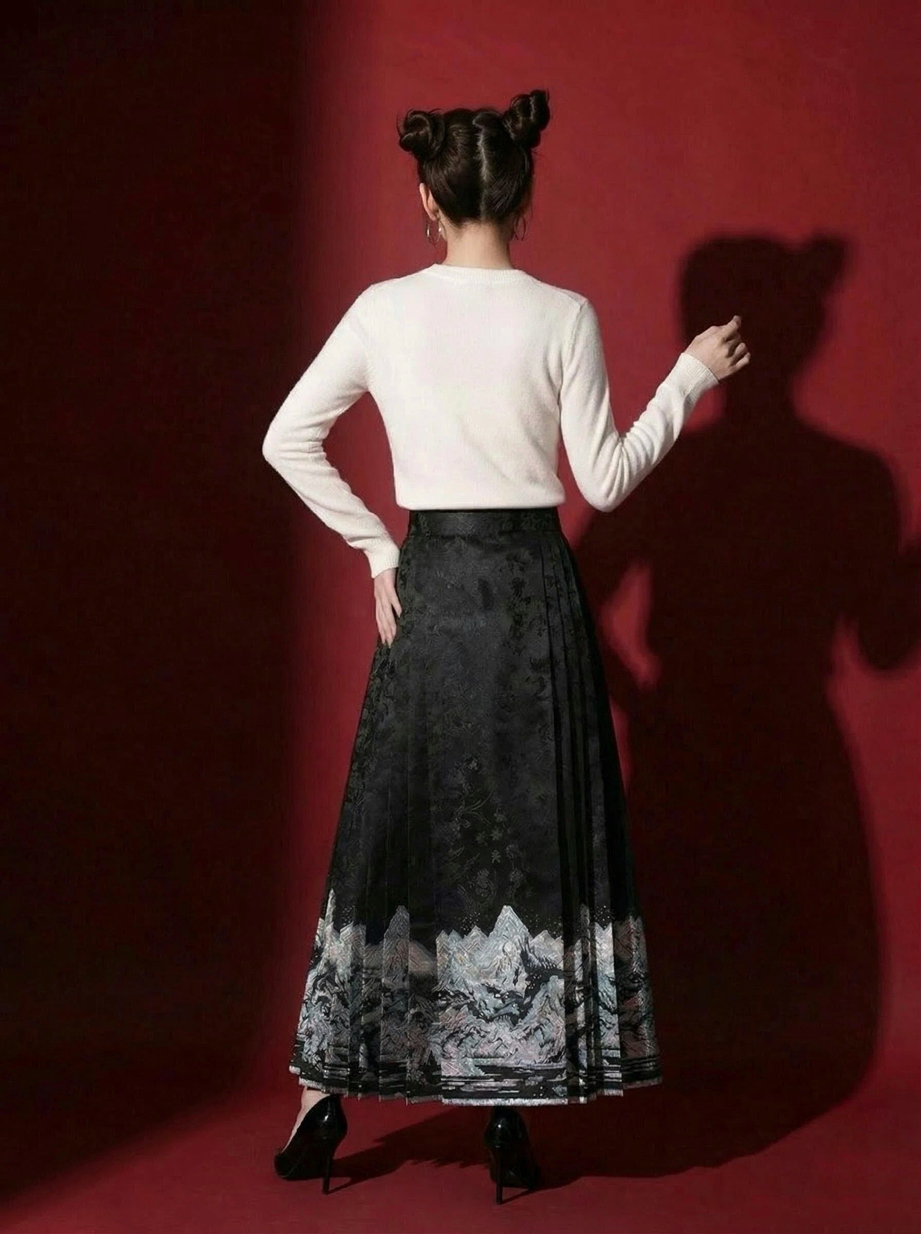 The Thousand-Mile Landscape | Silver-Woven Heritage Mamian Skirt（千里江山）